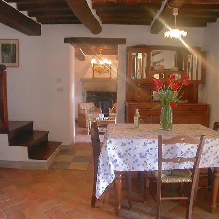 בית נופש Spacious In With Swimming Pool קורטונה